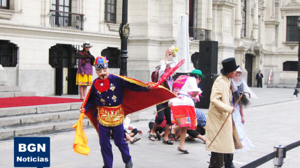 Festividad del Apóstol Santiago de Cabana 2012 brilla en «Palacio para Todos»