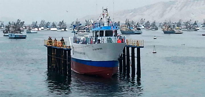 Chimbote-Imarpe-lanzo--al-mar-buque-de-investigacion