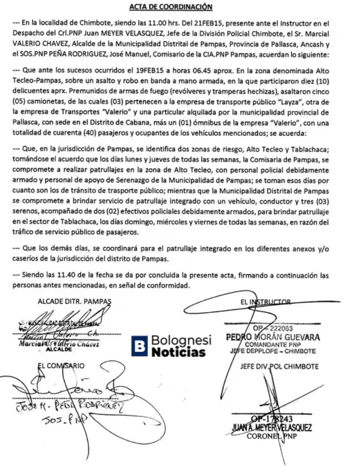 Firma del acuerdo de coordinación para la lucha contra la delincuencia entre autoridades de Pampas y la Policía Nacional en Chimbote.