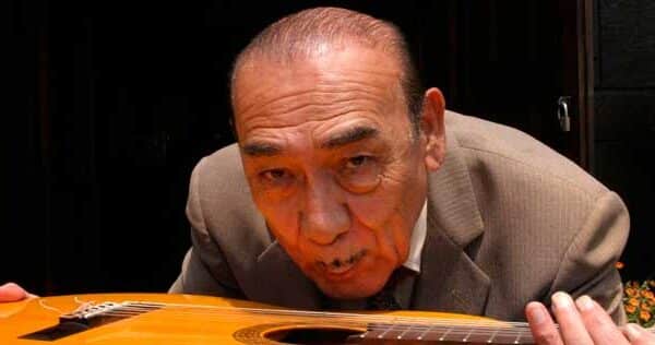 Lanzan pisco y libro en honor a Óscar Avilés