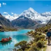 Turistas disfrutando de la laguna Chinancocha al visitar el Parque Nacional Huascarán en Áncash durante el feriado largo.