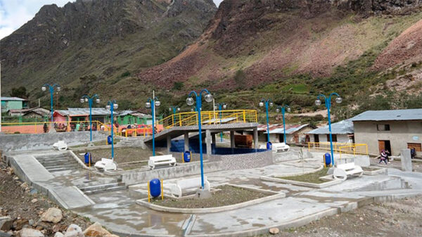 Plaza de armas en el caserío Paragón, Pampas, Pallasca