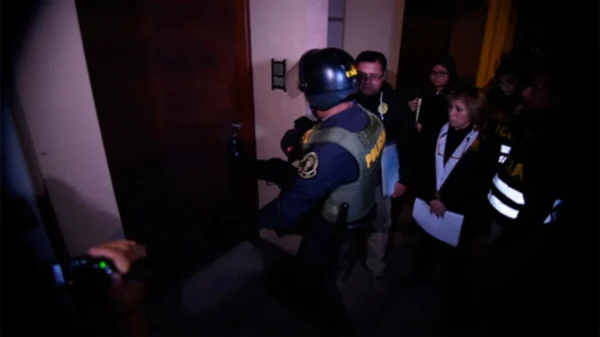 Captura de presuntos integrantes de la red Los Cuellos Blancos del Puerto durante operativo policial