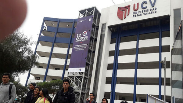 Universidad «César Vallejo» licenciada