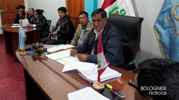 Conchucos convocan a sesión por solicitud de vacancia del alcalde