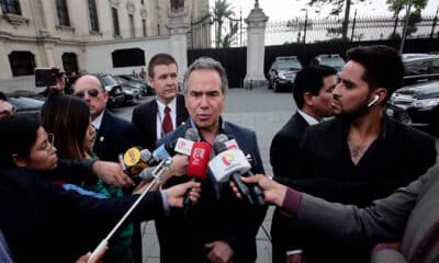 Ministro de Cultura renunció