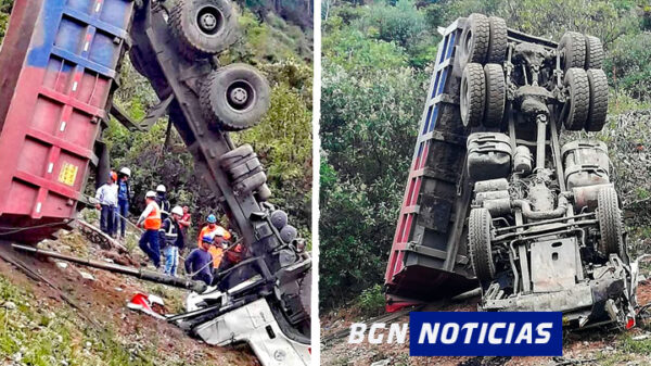 Chofer muere al caer volquete a un abismo en Pallasca