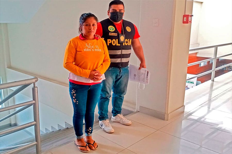 Mujer detenida en Chimbote por desacato