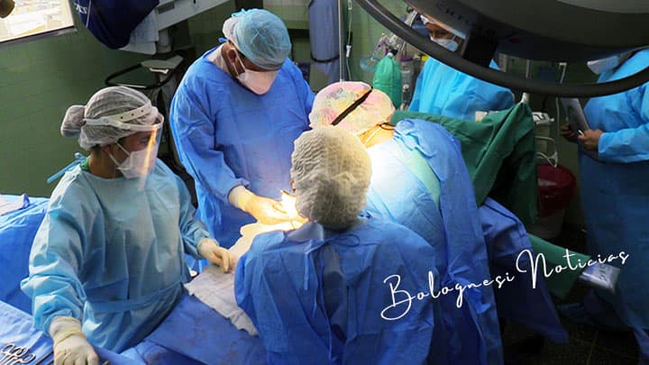 Médicos del INSN extirpan tumor de 6 kilos en ovario de adolecente