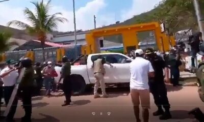 Pobladores abuchean a Martín Vizcarra por inaugurar planta financiada con pollada