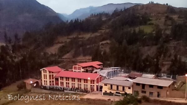 Alumna sindica de tocamientos indebidos a profesor de colegio en Huandoval