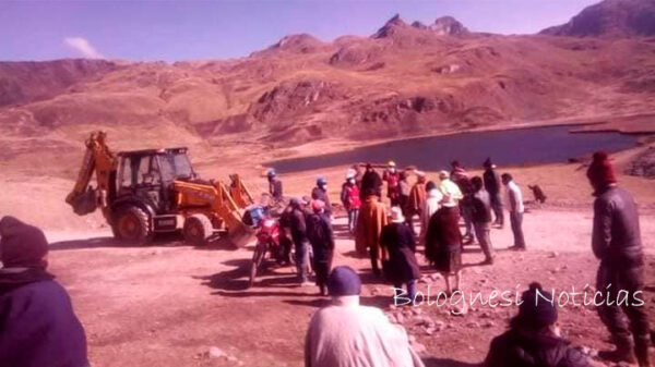 Pobladores de Pampas paralizan obra de vía a Nauchavana