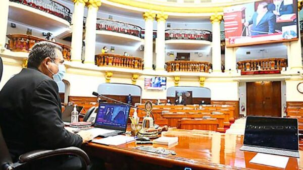 Congreso acord{o vacancia de Martin Vizcarra