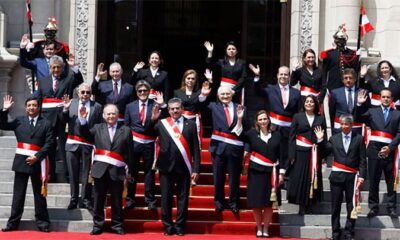 Merino de Lama juramenta gabinete liderado por Ántero Flores-Aráoz