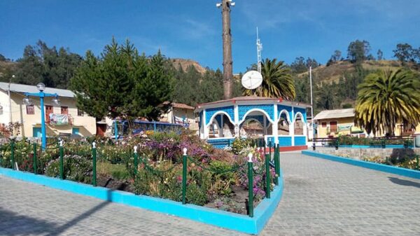 Plaza de Armas de Huandoval, Pallasca