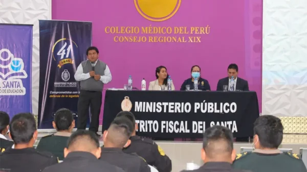 Fiscalía capacita a policías contra la violencia familiar en Chimbote
