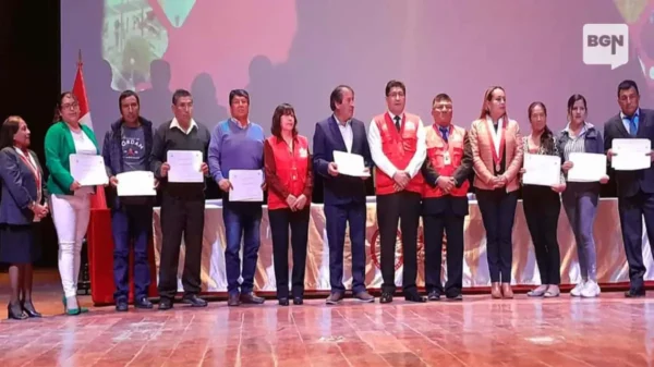 Alcaldes electos de Pallasca reciben credenciales del JEE del Santa para asumir funciones municipales