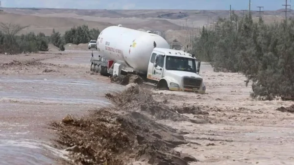 Ciclón Yaku se aleja de costas de Perú