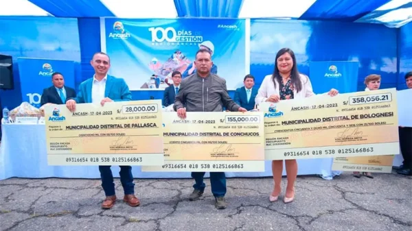 GORE Áncash transfiere dinero a municipalidades.