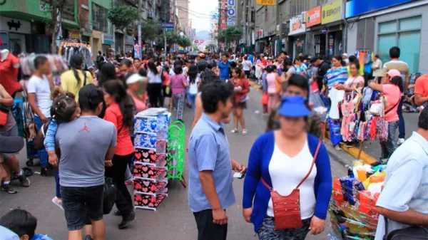 Descartan sexta ola de covid en Perú