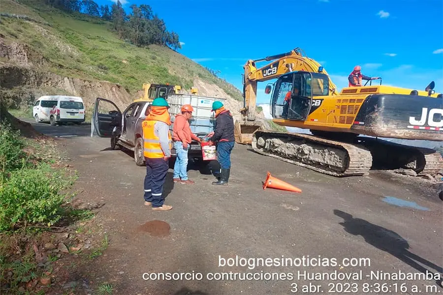 Trabajadores impagos de la vía Huandoval - Ninabamba en Pallasca, Áncash