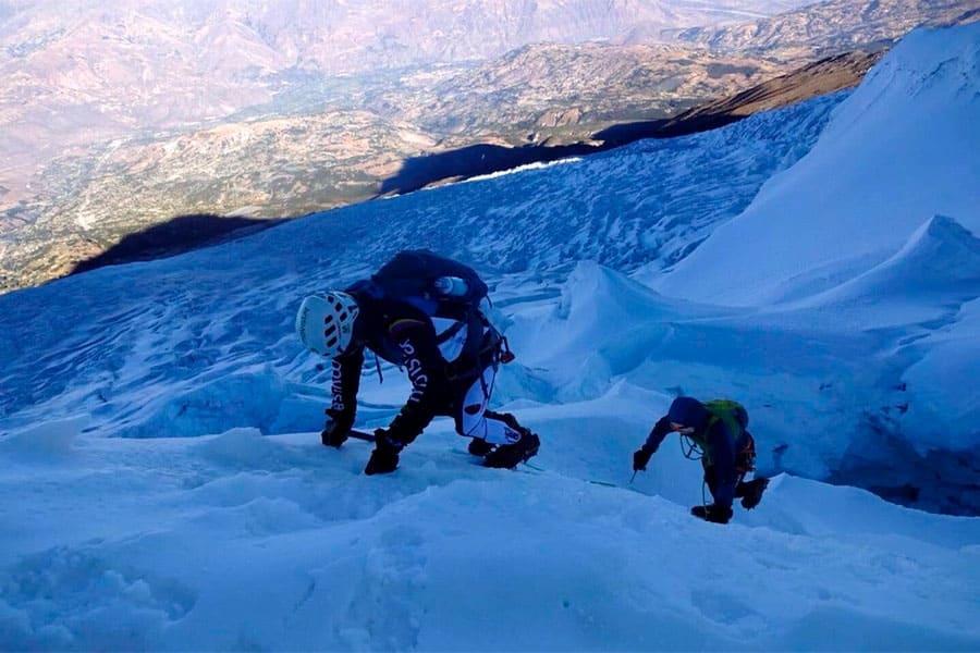 Un guía de montaña muere en ascenso al nevado Huascaran