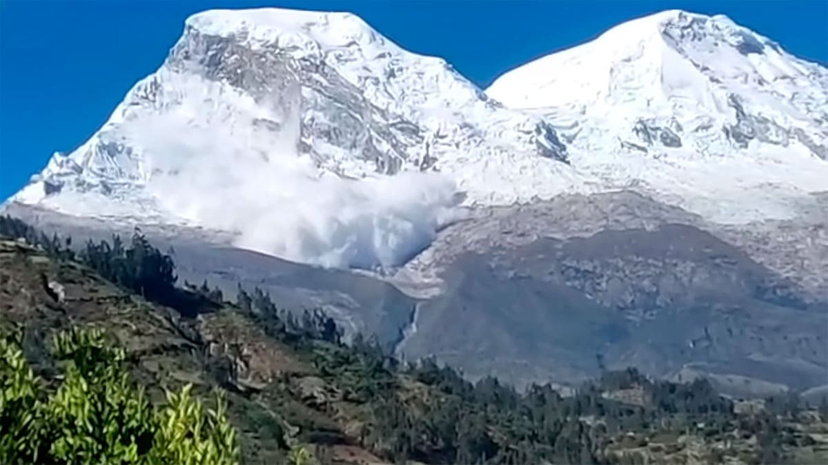 Avalanchas de hielo en el «Huascarán» provoca zozobra (Video)