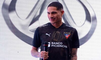 Paolo Guerrero Presentado como nuevo jugador de LDU de Quito