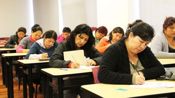 Minedu aumenta plaza para docentes