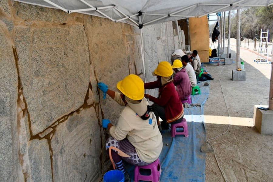 Mujeres lideran tareas de conservación del cerro Sechín.