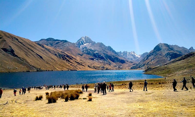 Laguna Querococha, en la Cordillera Blanca, Áncash.