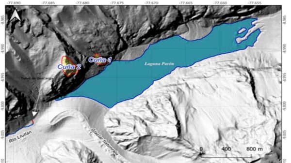 Laguna Parón en peligro de desbordarse