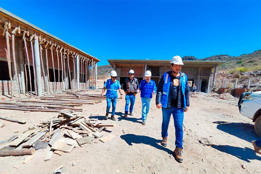 Nueva infraestructura de colegio de Huachaullo muestra avance significativo