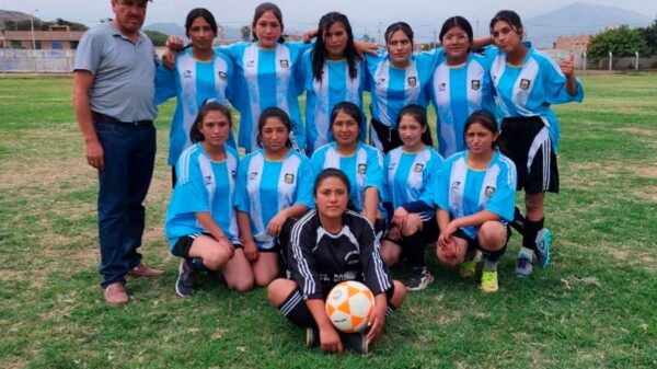 I.E. Santo Domingo de Guzmán campeona en fútbol femenino