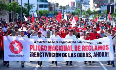 Trabajadores de construcción civil de Perú exigen aumentos salariales