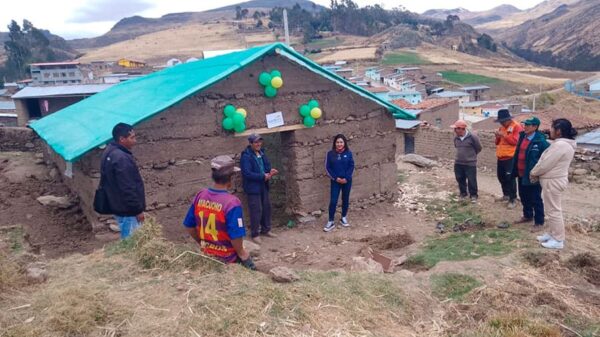 Agro Rural entrega fitotoldos en previsión de las bajas temperaturas