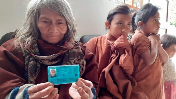 Mujeres indígenas reciben DNI en sus comunidades