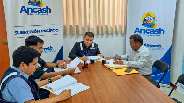 Subregión Pacífico transfiere colegios