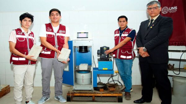 Estudiantes de la UNS desarrollan 'Tecno-Ladrillo' ecológico con plásticos reciclados