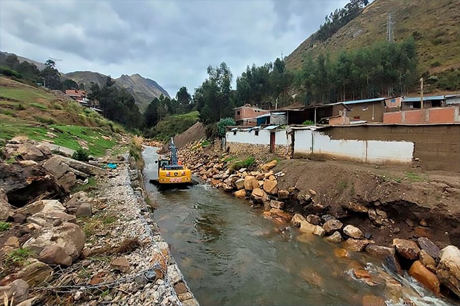 Descolmatación de ríos en Áncash