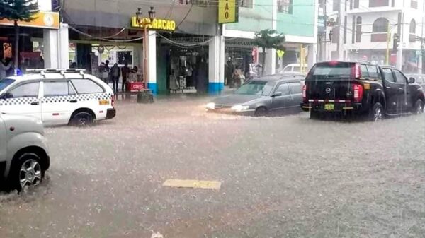 Lluvias inundan calles de Huaraz