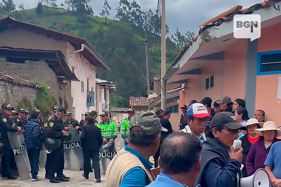 Pobladores de Huandoval exigen suspensión del alcalde.