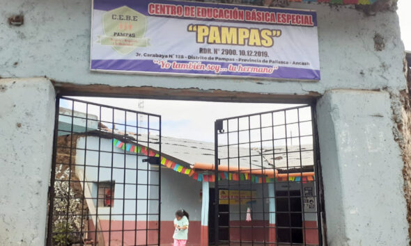 Padres de familias del CEBE Pampas preocupados por contratación de docente