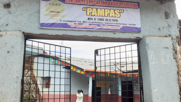 Padres de familias del CEBE Pampas preocupados por contratación de docente