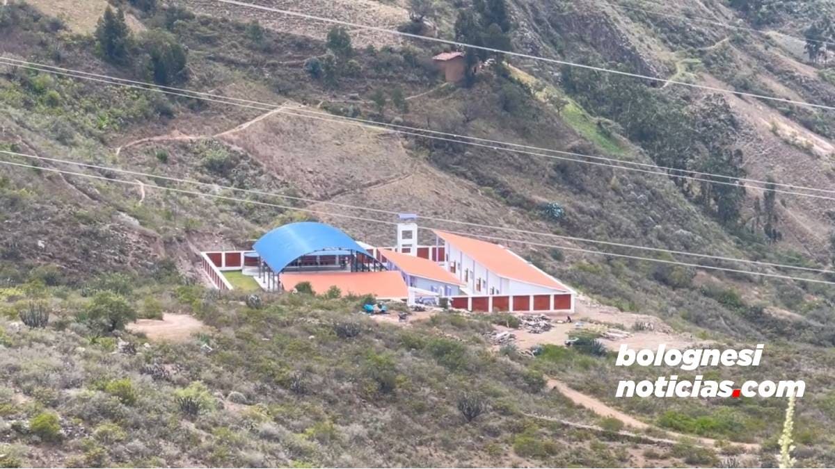 GORE Áncash entrega colegio en Huachaullo, Pallasca