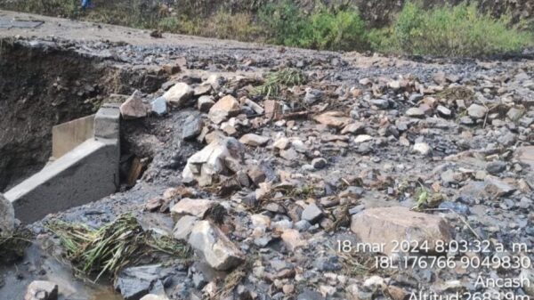 Corongo: deslizamiento bloquea vía Yupán - Bambas,