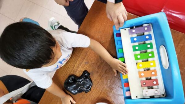 Casos de autismo se despuntan tras la pandemia del COVID-19.