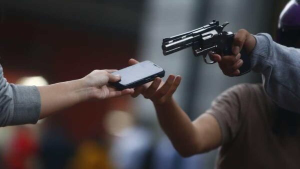 Celulares reportados robados se bloquean por todas las operadoras.