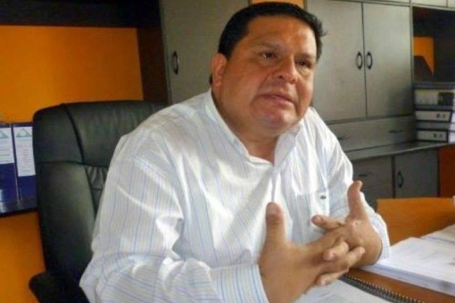 Exalcalde Roberto Briceño condenado por agredir a su expareja.
