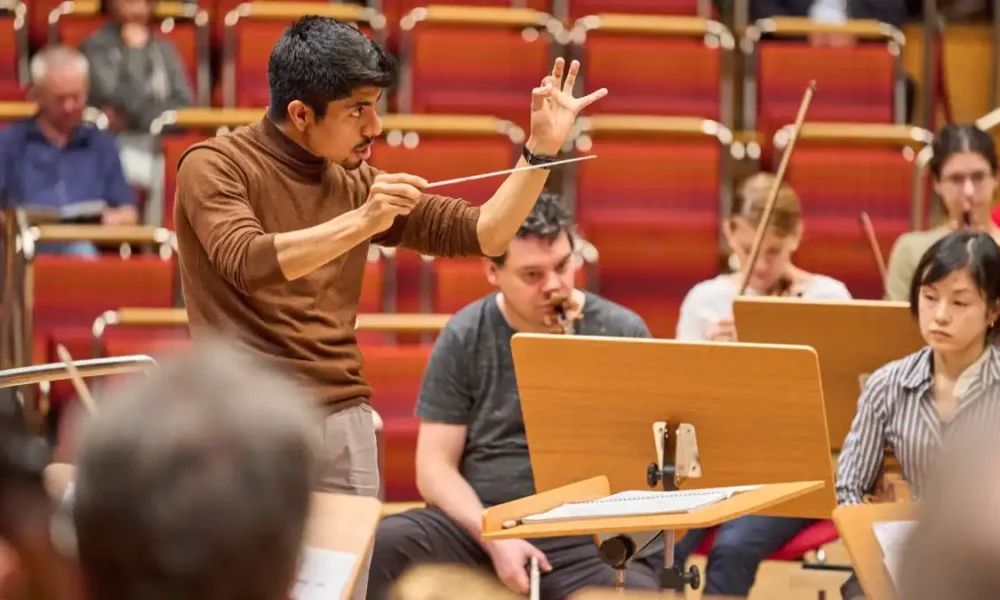 Dayner Tafur-Díaz: una batuta peruana que conquista Europa,